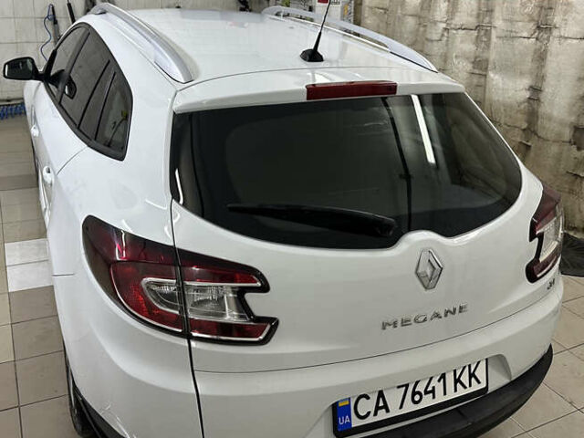 Белый Рено Меган, объемом двигателя 1.5 л и пробегом 237 тыс. км за 8150 $, фото 4 на Automoto.ua