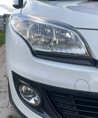 Рено Меган 2013 в Локачи на Automoto.ua Белый Рено Меган, объемом двигателя 1.5 л и пробегом 290 тыс. км за 7500 $, фото 16 на Automoto.ua