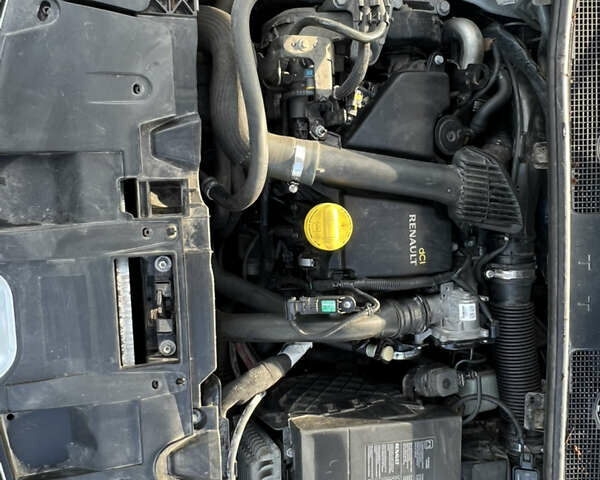 Белый Рено Меган, объемом двигателя 1.5 л и пробегом 250 тыс. км за 7600 $, фото 42 на Automoto.ua