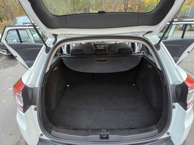 Белый Рено Меган, объемом двигателя 1.5 л и пробегом 226 тыс. км за 7300 $, фото 14 на Automoto.ua