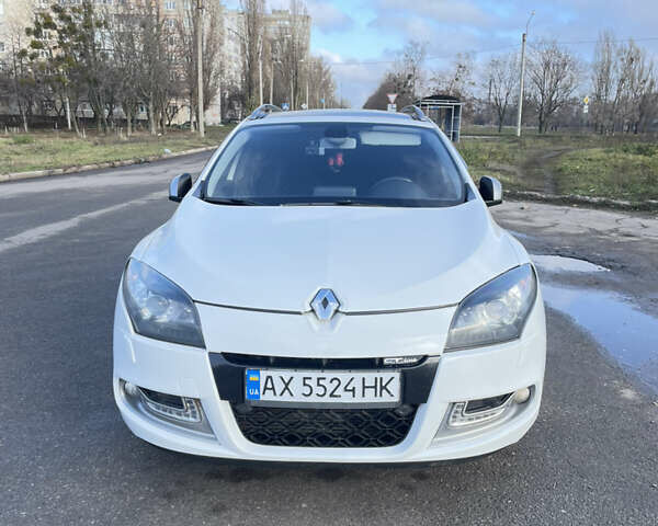 Белый Рено Меган, объемом двигателя 1.46 л и пробегом 390 тыс. км за 8200 $, фото 1 на Automoto.ua