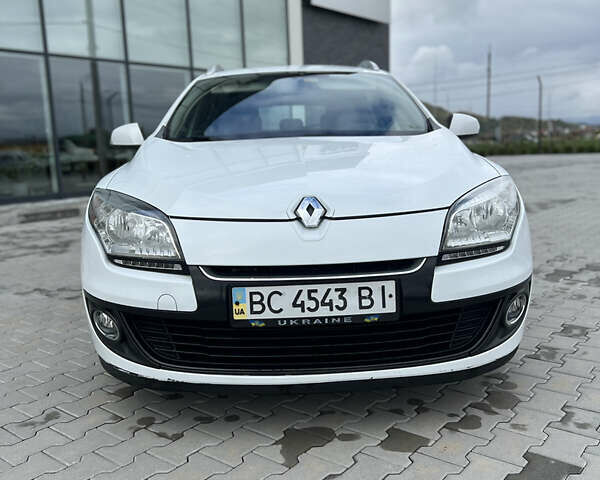Белый Рено Меган, объемом двигателя 1.5 л и пробегом 240 тыс. км за 6900 $, фото 11 на Automoto.ua