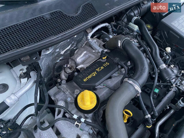 Белый Рено Меган, объемом двигателя 1.2 л и пробегом 146 тыс. км за 6600 $, фото 49 на Automoto.ua