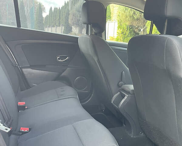 Білий Рено Меган, об'ємом двигуна 1.5 л та пробігом 199 тис. км за 8250 $, фото 20 на Automoto.ua