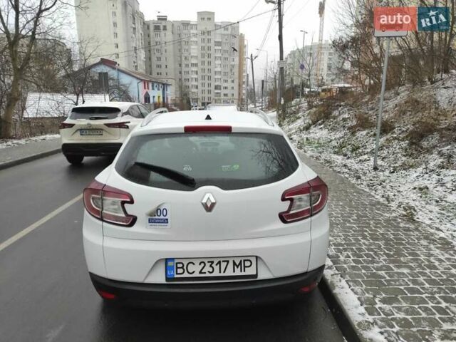 Білий Рено Меган, об'ємом двигуна 1.46 л та пробігом 205 тис. км за 7500 $, фото 5 на Automoto.ua