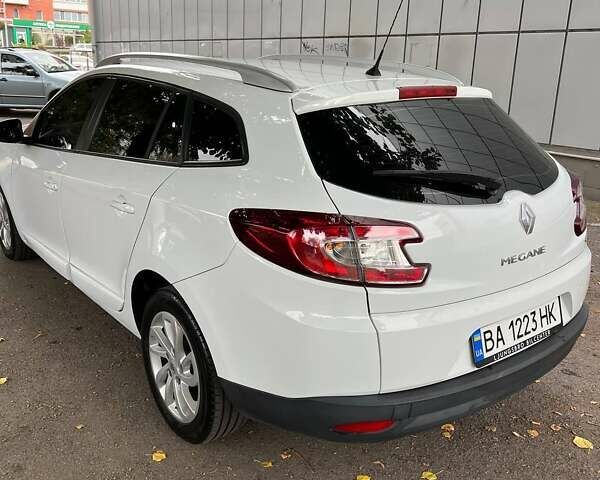 Белый Рено Меган, объемом двигателя 1.5 л и пробегом 279 тыс. км за 7300 $, фото 28 на Automoto.ua