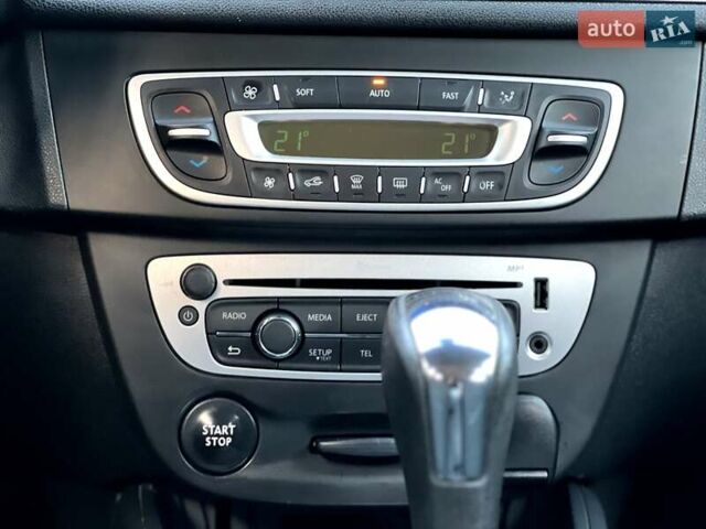 Белый Рено Меган, объемом двигателя 1.46 л и пробегом 185 тыс. км за 9099 $, фото 18 на Automoto.ua