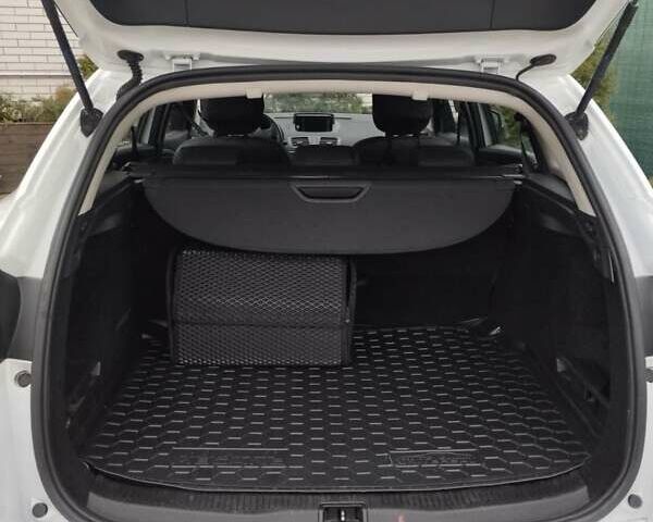 Белый Рено Меган, объемом двигателя 1.5 л и пробегом 210 тыс. км за 7300 $, фото 10 на Automoto.ua