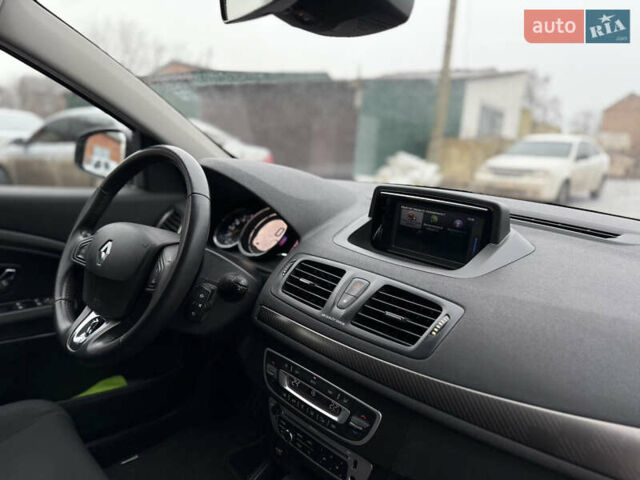 Белый Рено Меган, объемом двигателя 1.6 л и пробегом 153 тыс. км за 9300 $, фото 26 на Automoto.ua