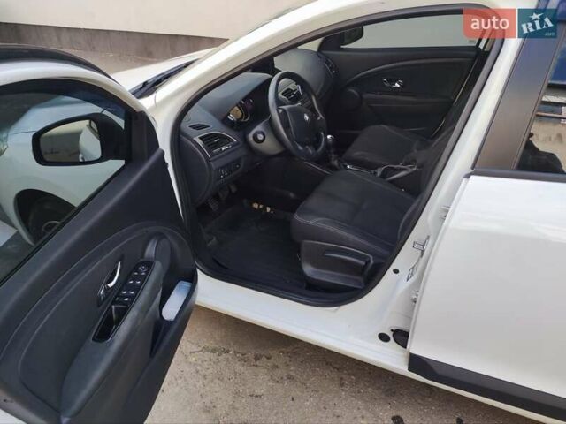 Белый Рено Меган, объемом двигателя 1.46 л и пробегом 218 тыс. км за 7700 $, фото 1 на Automoto.ua