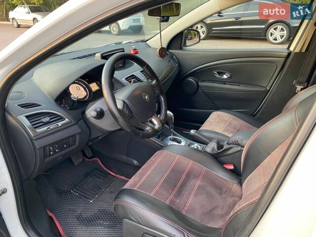 Білий Рено Меган, об'ємом двигуна 1.5 л та пробігом 250 тис. км за 7800 $, фото 15 на Automoto.ua