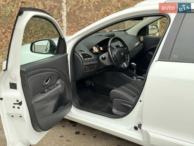 Білий Рено Меган, об'ємом двигуна 1.46 л та пробігом 245 тис. км за 8500 $, фото 6 на Automoto.ua