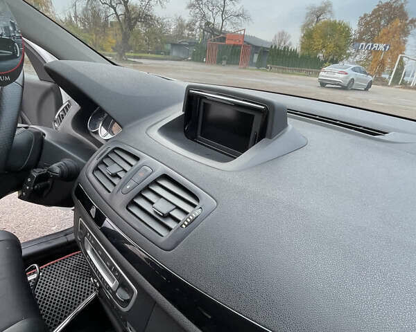 Белый Рено Меган, объемом двигателя 1.46 л и пробегом 305 тыс. км за 8500 $, фото 23 на Automoto.ua