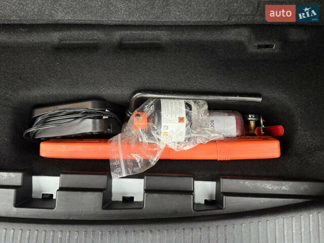 Білий Рено Меган, об'ємом двигуна 1.46 л та пробігом 245 тис. км за 8500 $, фото 23 на Automoto.ua