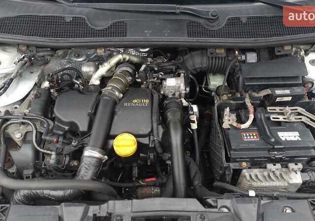 Белый Рено Меган, объемом двигателя 1.46 л и пробегом 270 тыс. км за 6100 $, фото 13 на Automoto.ua