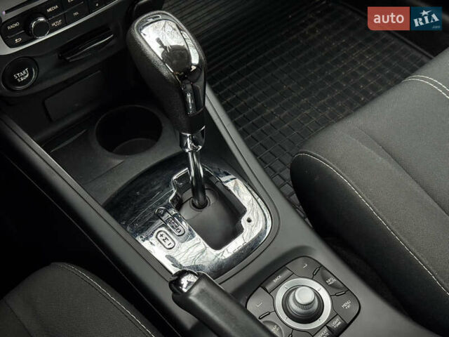 Білий Рено Меган, об'ємом двигуна 1.46 л та пробігом 245 тис. км за 8500 $, фото 16 на Automoto.ua