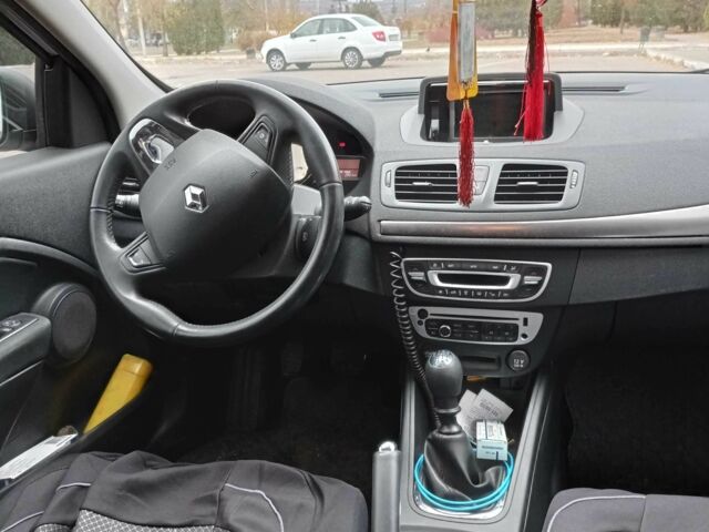 Белый Рено Меган, объемом двигателя 1.5 л и пробегом 279 тыс. км за 8150 $, фото 1 на Automoto.ua