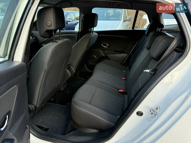 Белый Рено Меган, объемом двигателя 1.5 л и пробегом 259 тыс. км за 7999 $, фото 20 на Automoto.ua