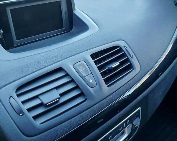 Белый Рено Меган, объемом двигателя 1.5 л и пробегом 207 тыс. км за 8500 $, фото 14 на Automoto.ua