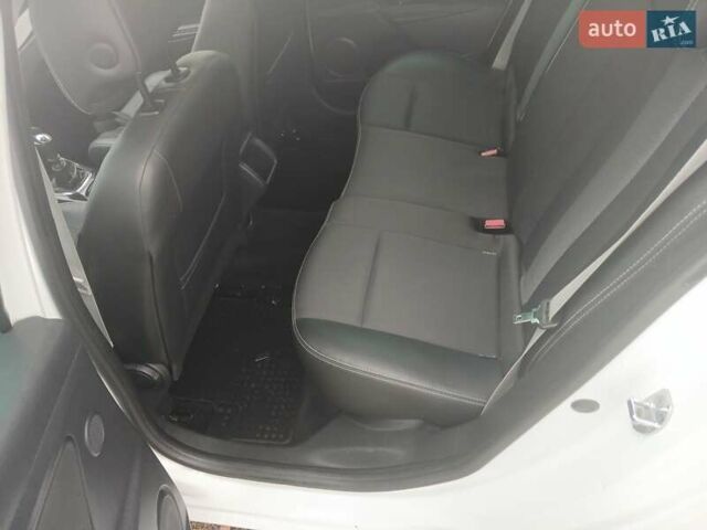 Белый Рено Меган, объемом двигателя 1.5 л и пробегом 241 тыс. км за 8599 $, фото 24 на Automoto.ua