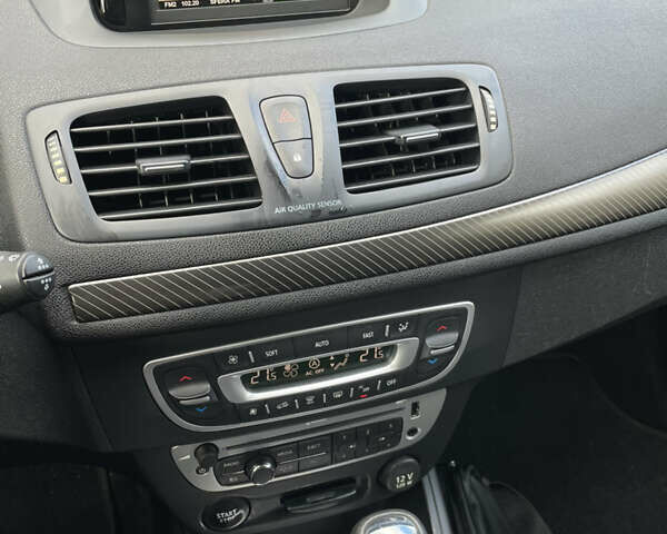 Білий Рено Меган, об'ємом двигуна 1.5 л та пробігом 199 тис. км за 8250 $, фото 26 на Automoto.ua