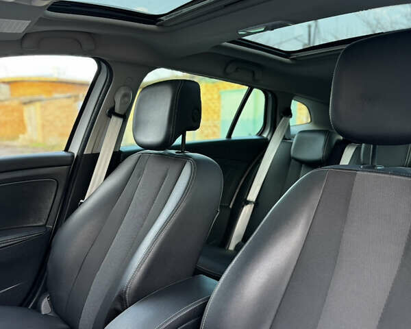 Белый Рено Меган, объемом двигателя 1.5 л и пробегом 236 тыс. км за 9700 $, фото 31 на Automoto.ua