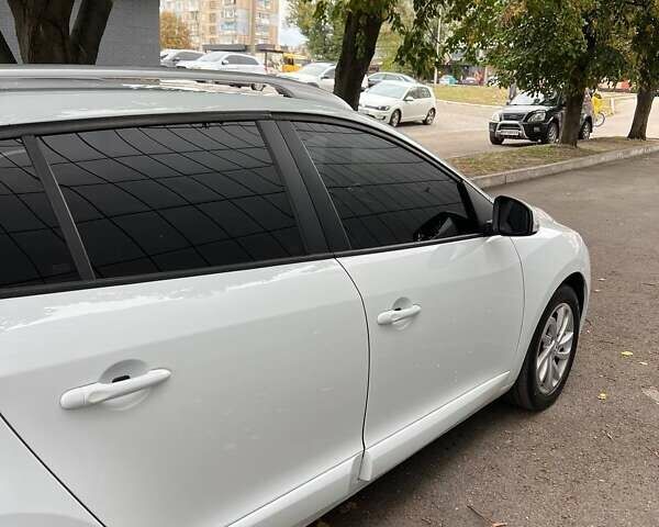 Белый Рено Меган, объемом двигателя 1.5 л и пробегом 279 тыс. км за 7300 $, фото 22 на Automoto.ua