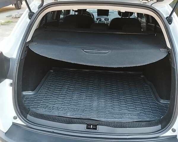 Білий Рено Меган, об'ємом двигуна 1.5 л та пробігом 299 тис. км за 8350 $, фото 17 на Automoto.ua