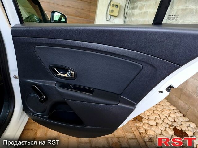 Белый Рено Меган, объемом двигателя 1.5 л и пробегом 269 тыс. км за 6700 $, фото 6 на Automoto.ua