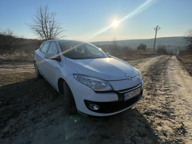 Белый Рено Меган, объемом двигателя 1.5 л и пробегом 258 тыс. км за 5805 $, фото 4 на Automoto.ua