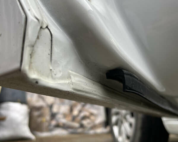 Белый Рено Меган, объемом двигателя 1.46 л и пробегом 305 тыс. км за 8500 $, фото 42 на Automoto.ua