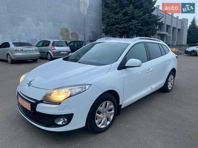 Белый Рено Меган, объемом двигателя 1.2 л и пробегом 146 тыс. км за 6600 $, фото 1 на Automoto.ua