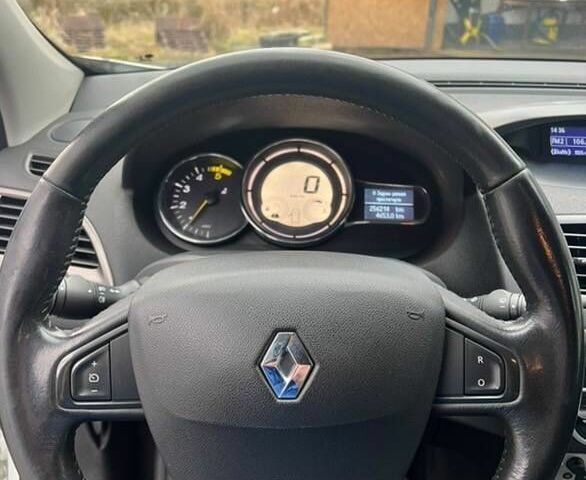 Белый Рено Меган, объемом двигателя 1.5 л и пробегом 261 тыс. км за 7000 $, фото 7 на Automoto.ua