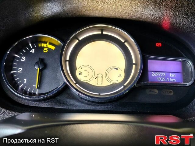 Белый Рено Меган, объемом двигателя 1.5 л и пробегом 269 тыс. км за 6700 $, фото 11 на Automoto.ua