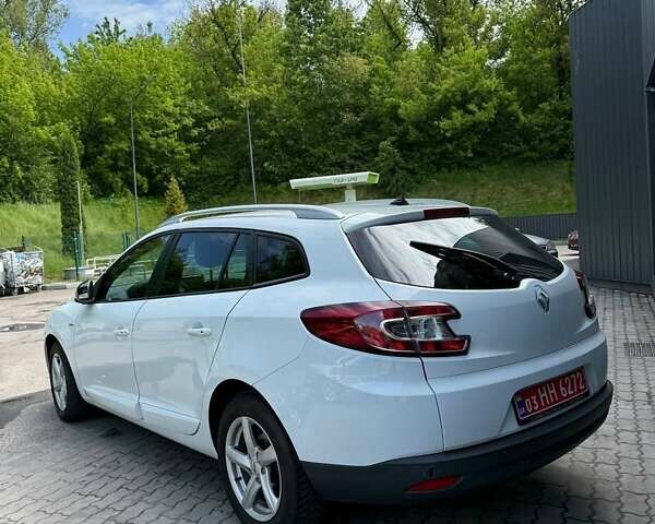 Белый Рено Меган, объемом двигателя 1.5 л и пробегом 239 тыс. км за 8800 $, фото 4 на Automoto.ua