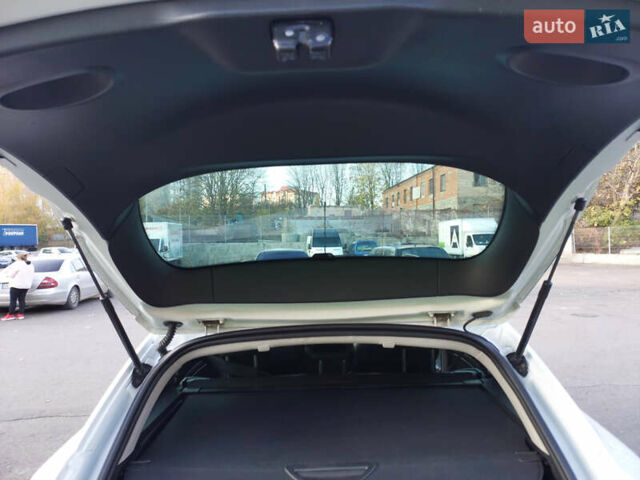 Белый Рено Меган, объемом двигателя 1.5 л и пробегом 268 тыс. км за 8700 $, фото 6 на Automoto.ua