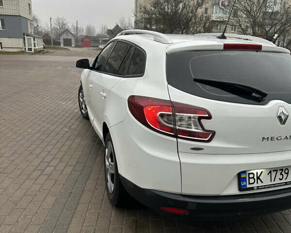 Білий Рено Меган, об'ємом двигуна 1.5 л та пробігом 271 тис. км за 8000 $, фото 3 на Automoto.ua