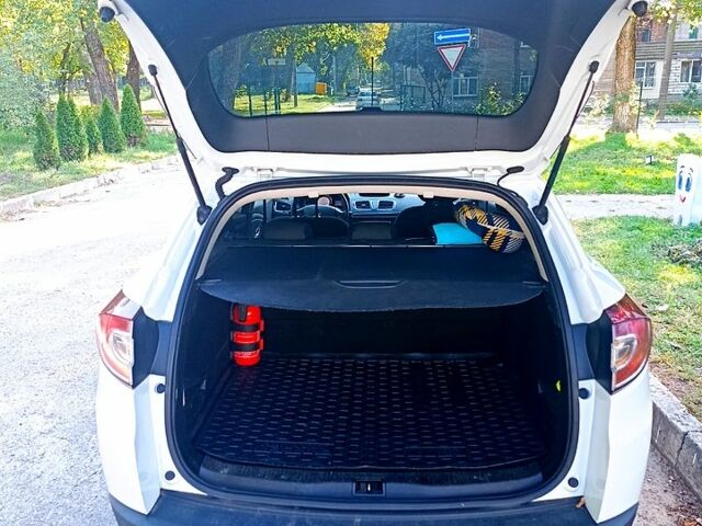 Білий Рено Меган, об'ємом двигуна 1.5 л та пробігом 185 тис. км за 7800 $, фото 4 на Automoto.ua