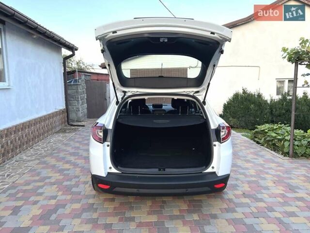 Белый Рено Меган, объемом двигателя 1.46 л и пробегом 185 тыс. км за 9099 $, фото 11 на Automoto.ua