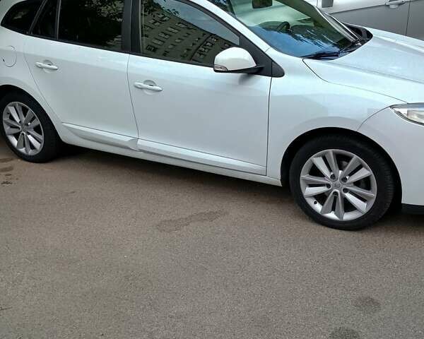 Білий Рено Меган, об'ємом двигуна 1.46 л та пробігом 185 тис. км за 7900 $, фото 3 на Automoto.ua