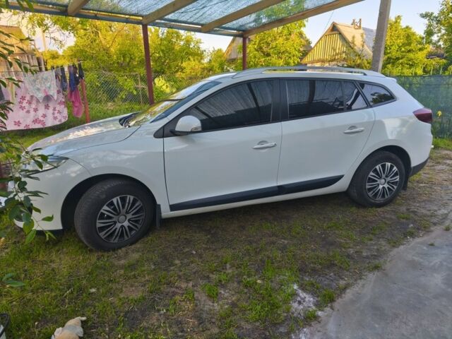 Белый Рено Меган, объемом двигателя 1.5 л и пробегом 245 тыс. км за 8600 $, фото 1 на Automoto.ua