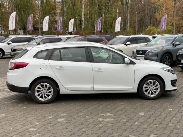 Рено Меган 2013 в Кривом Роге на Automoto.ua Белый Рено Меган, объемом двигателя 1.5 л и пробегом 148 тыс. км за 9100 $, фото 6 на Automoto.ua