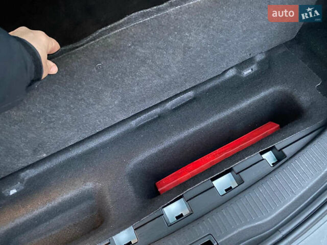 Белый Рено Меган, объемом двигателя 1.2 л и пробегом 146 тыс. км за 6600 $, фото 40 на Automoto.ua