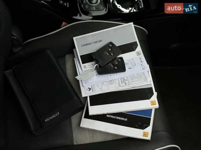 Белый Рено Меган, объемом двигателя 0 л и пробегом 262 тыс. км за 8499 $, фото 62 на Automoto.ua