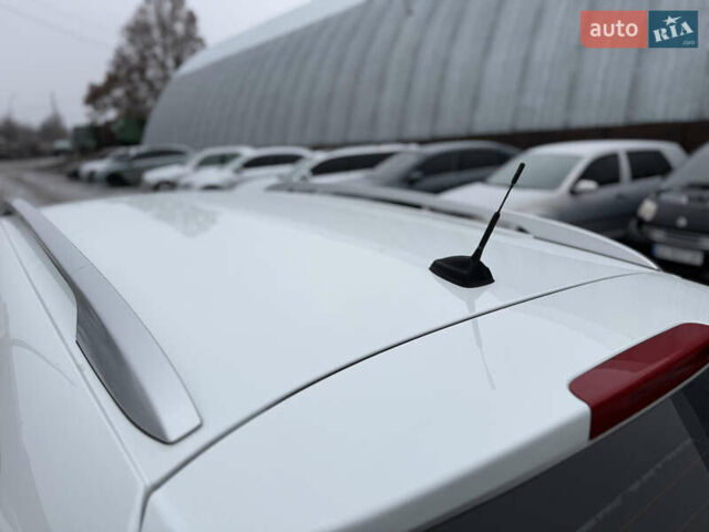 Белый Рено Меган, объемом двигателя 1.6 л и пробегом 153 тыс. км за 9300 $, фото 32 на Automoto.ua