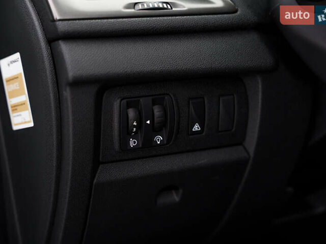 Белый Рено Меган, объемом двигателя 1.46 л и пробегом 291 тыс. км за 6200 $, фото 29 на Automoto.ua