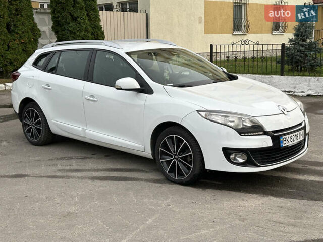 Рено Меган 2013 у Рівному на Automoto.ua Білий Рено Меган, об'ємом двигуна 1.6 л та пробігом 240 тис. км за 7950 $, фото 2 на Automoto.ua