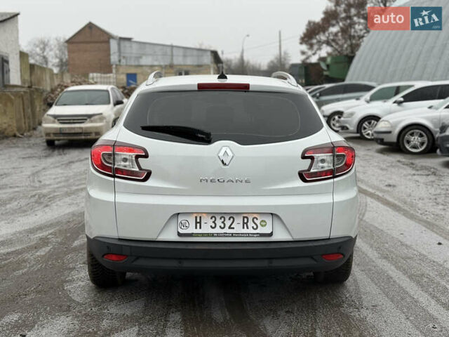 Белый Рено Меган, объемом двигателя 1.6 л и пробегом 153 тыс. км за 9300 $, фото 8 на Automoto.ua
