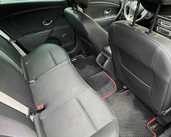 Белый Рено Меган, объемом двигателя 1.46 л и пробегом 308 тыс. км за 8700 $, фото 9 на Automoto.ua