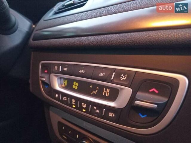 Белый Рено Меган, объемом двигателя 1.5 л и пробегом 315 тыс. км за 8990 $, фото 14 на Automoto.ua